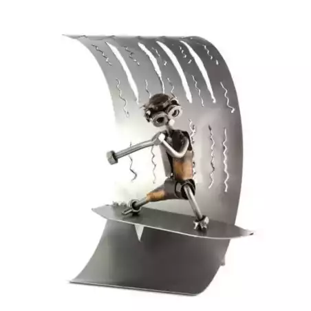 FIGURINE EN METAL - LE SURFEUR